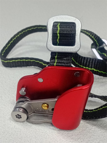  Зажим ножной Guru Glide right в Астрахани  