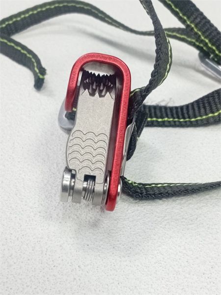  Зажим ножной Guru Glide right в Астрахани  