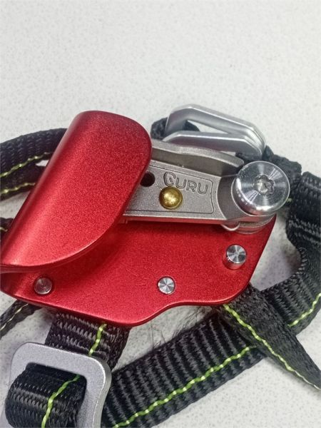  Зажим ножной Guru Glide right в Астрахани  